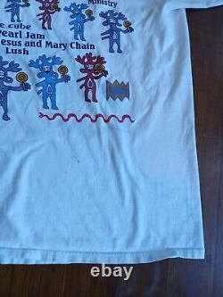 Vintage 1992 LOLLAPALOOZA T-shirt Pearl Jam Soundgarden Chili Peppers Ice Cube L
